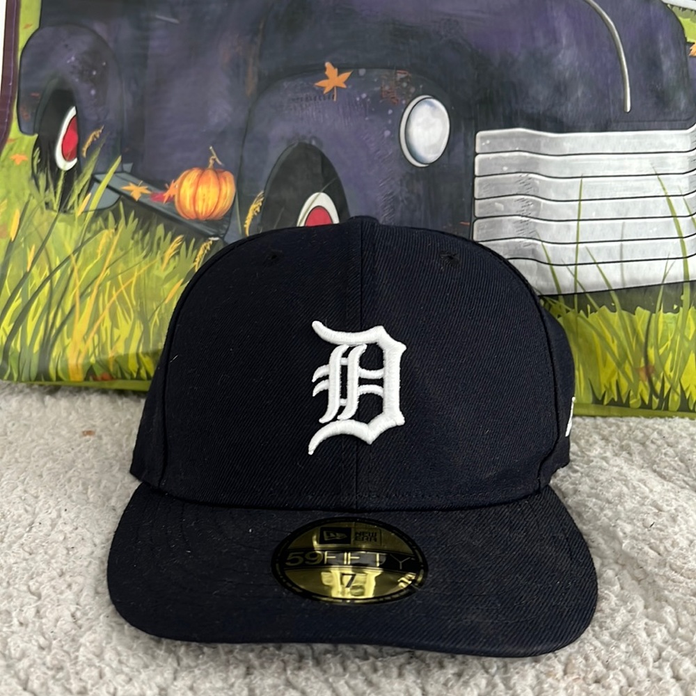 Black navy cap like new